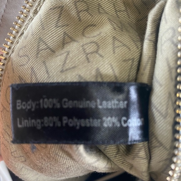 Isaac Mizrahi Off White Pebbled Leather - Picture 6 of 6